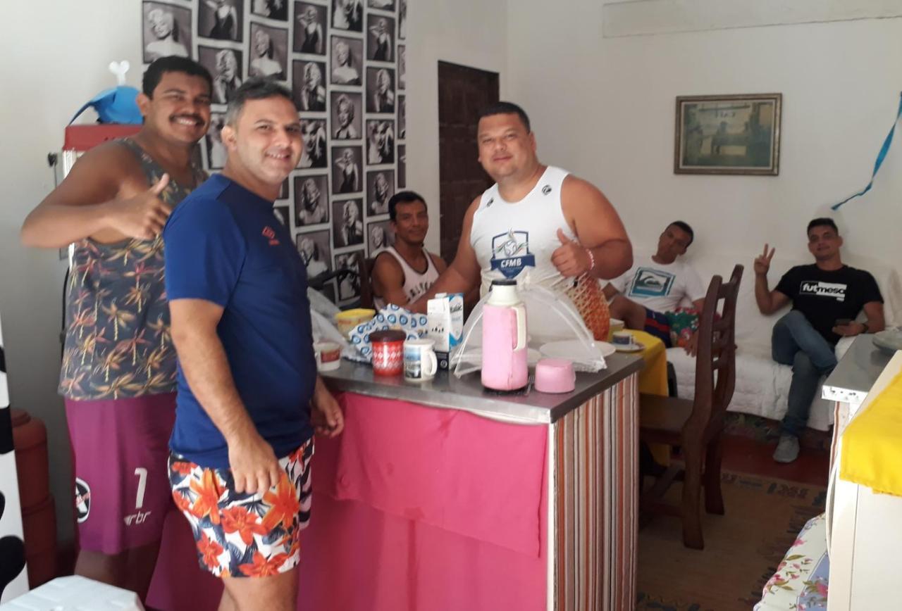 Perto Do Aeroporto De Salvador - Dona Pitanga Hostel Лауро де Фрейтас Екстериор снимка