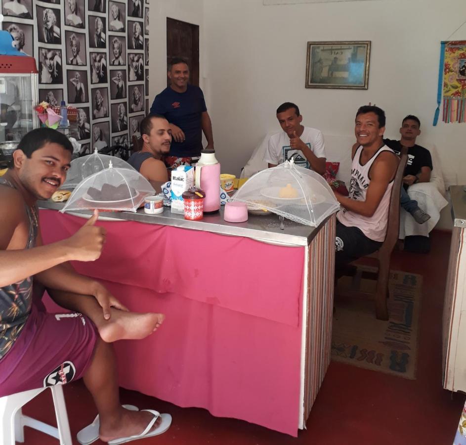 Perto Do Aeroporto De Salvador - Dona Pitanga Hostel Лауро де Фрейтас Екстериор снимка
