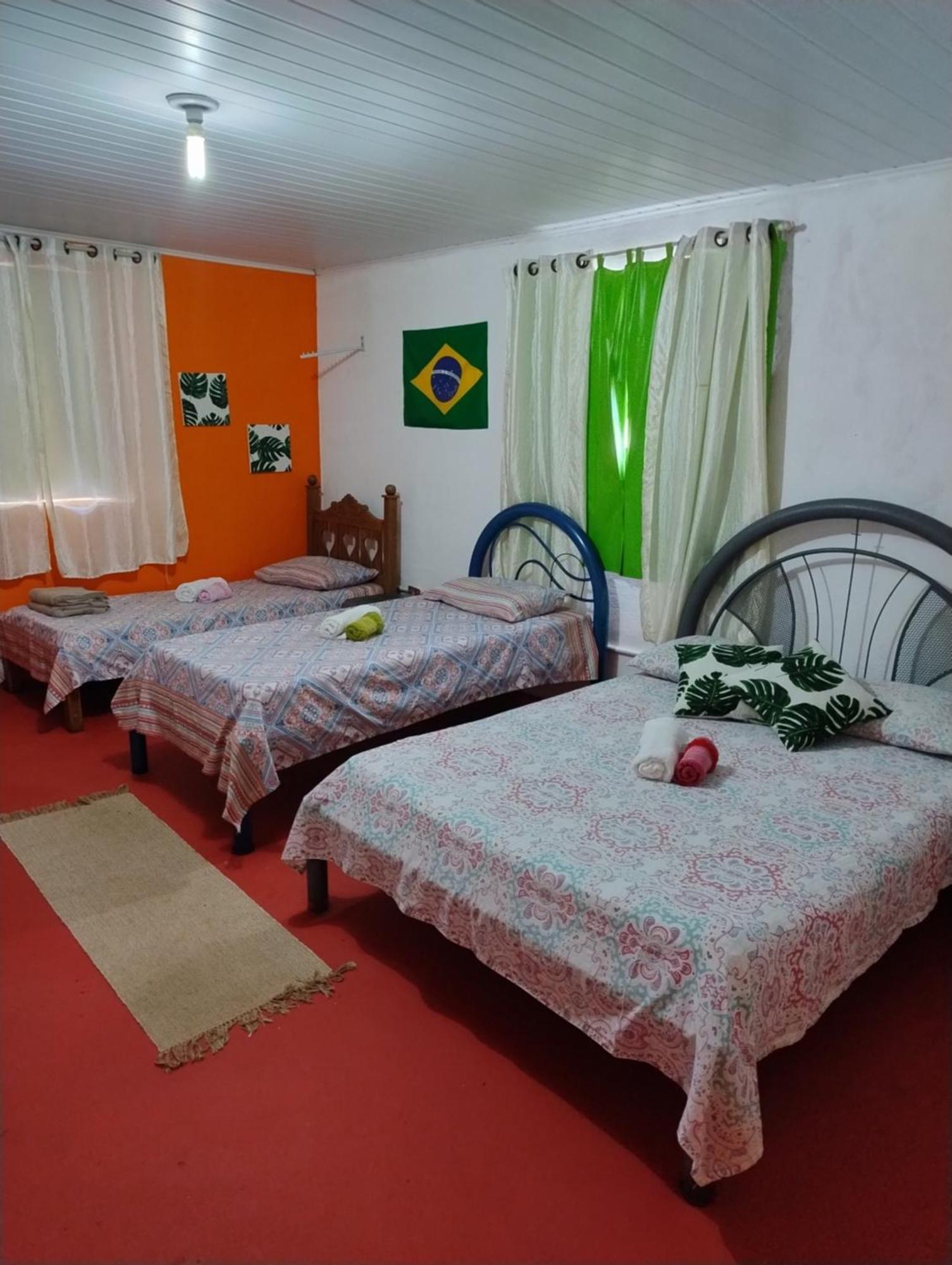 Perto Do Aeroporto De Salvador - Dona Pitanga Hostel Лауро де Фрейтас Екстериор снимка